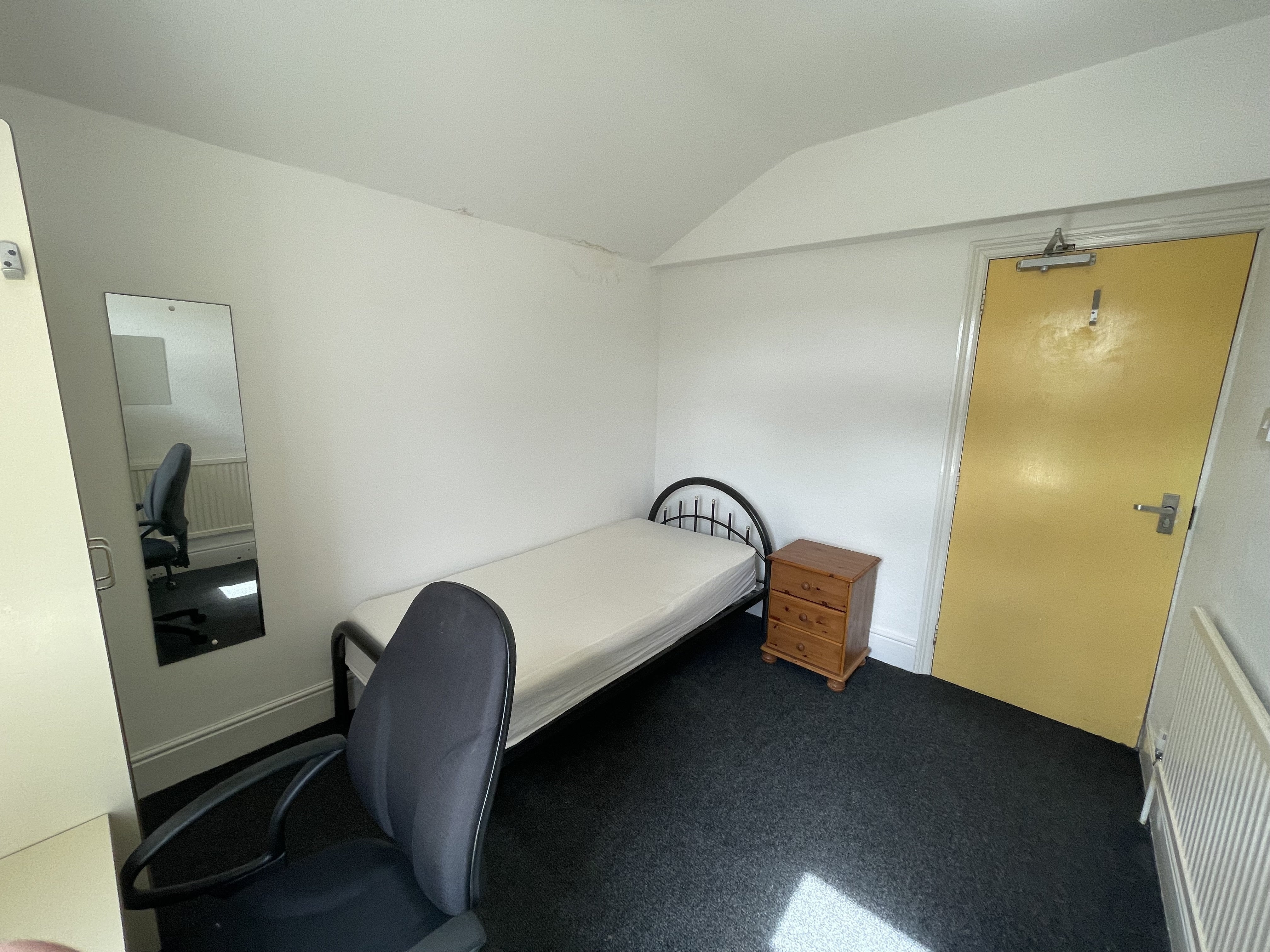 Room Granville Road in Sheffield