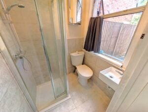 Flat Chapel Close in Greater London