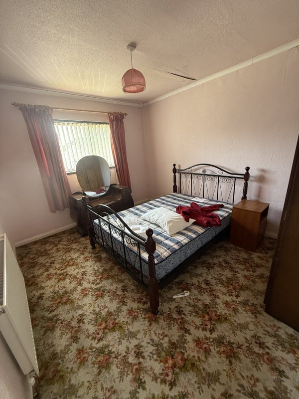Room Llantarnam Road in Cardiff