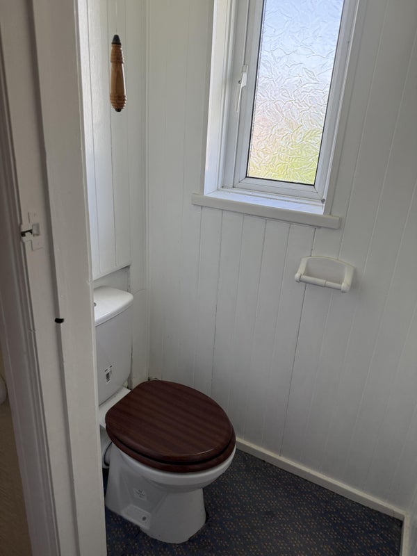 Room Llantarnam Road in Cardiff