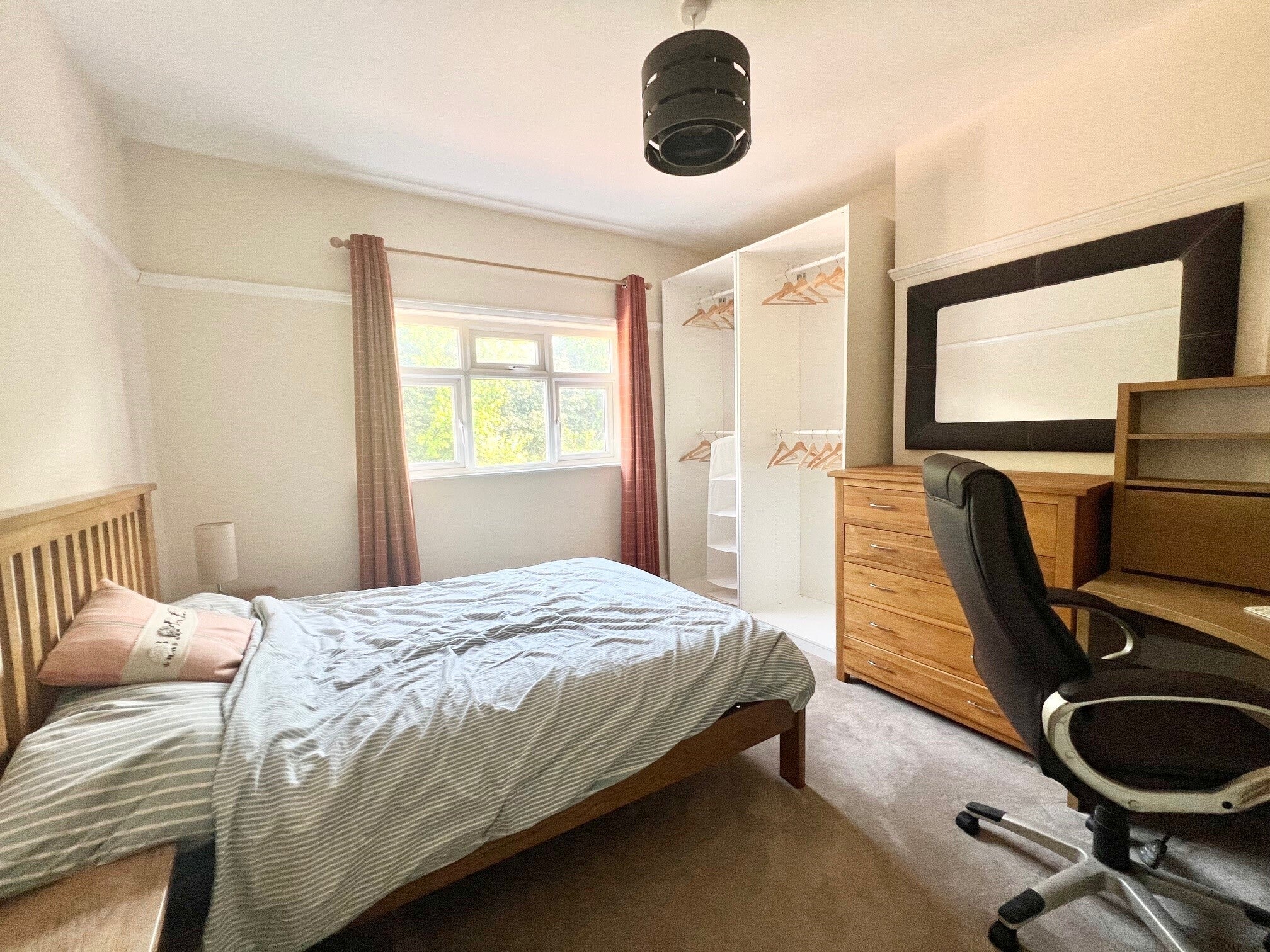 Room Peveril Road in Nottingham