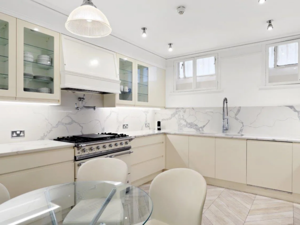 House Shepherd's Place in City of Westminster