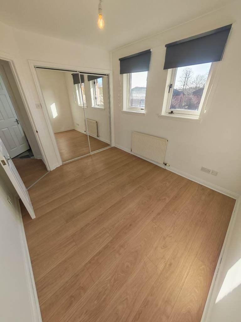Flat Sutcliffe Road in Glasgow