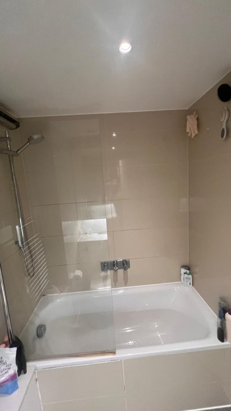 Room Logan Close in Greater London