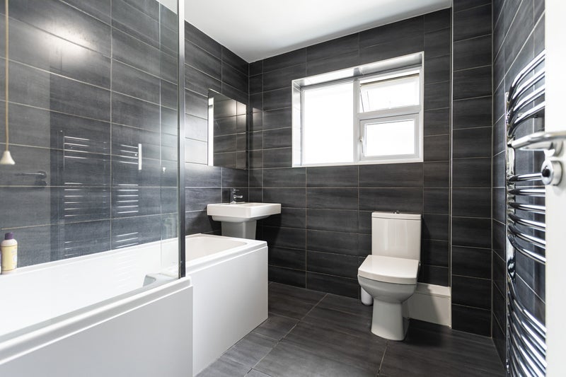 Room Alverton Avenue in Poole