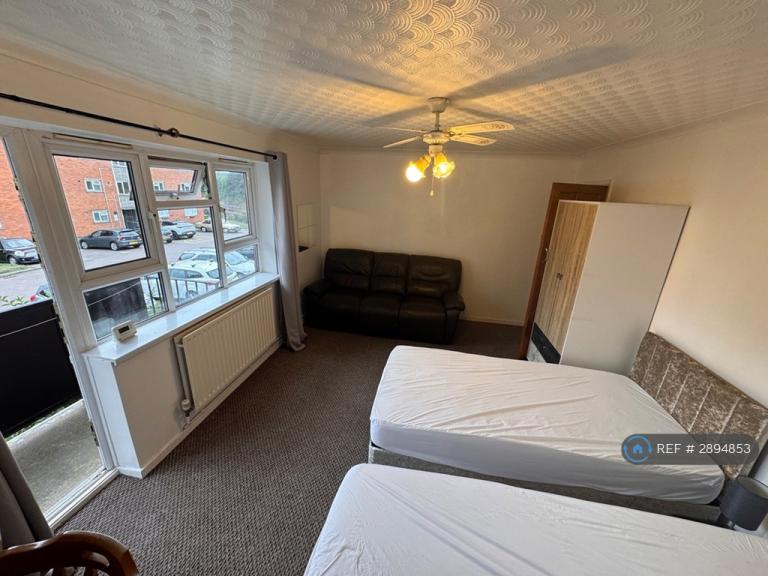 Flat Tuckers Close in Charnwood