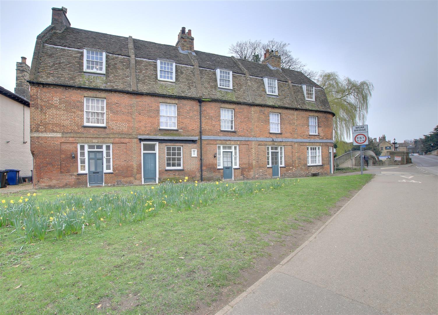 Flat Bridge Place in Huntingdonshire