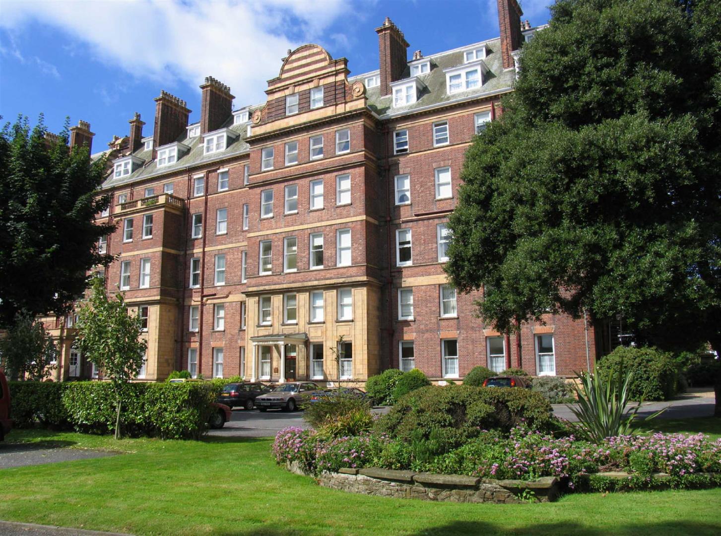 Flat The Leas in Folkestone and Hythe District
