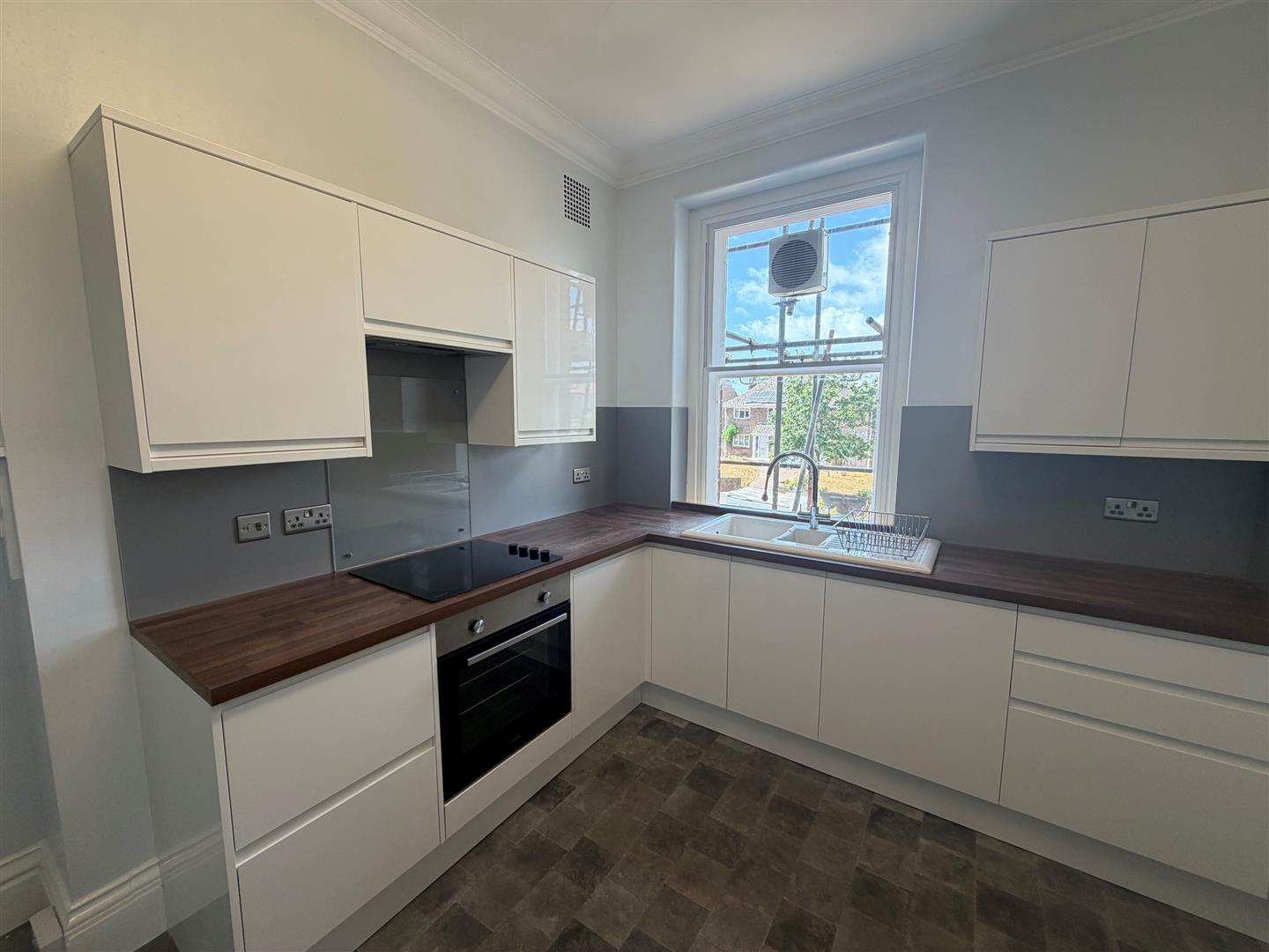 Flat The Leas in Folkestone and Hythe District