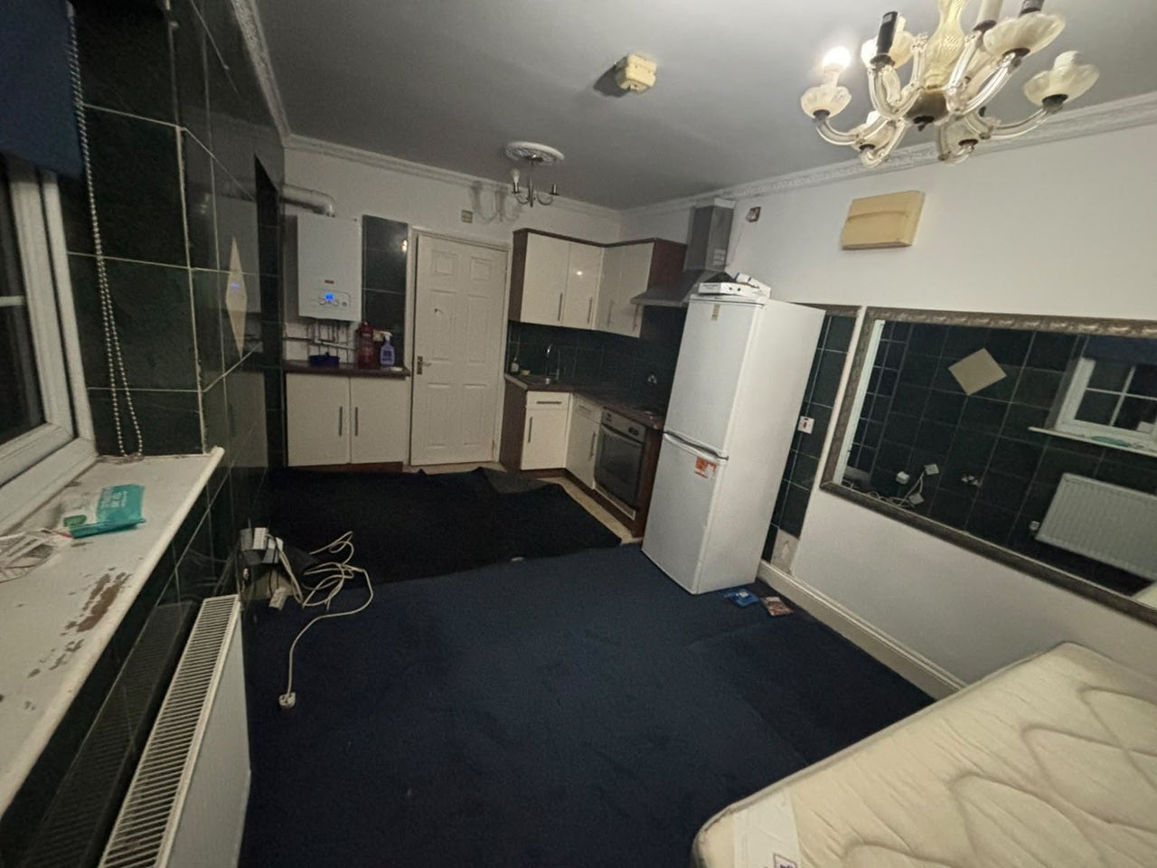 Room Walnut Tree Road in Greater London