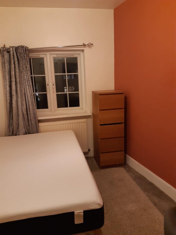 Room Corringham Road in Greater London