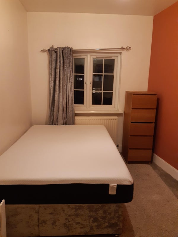 Room Corringham Road in Greater London