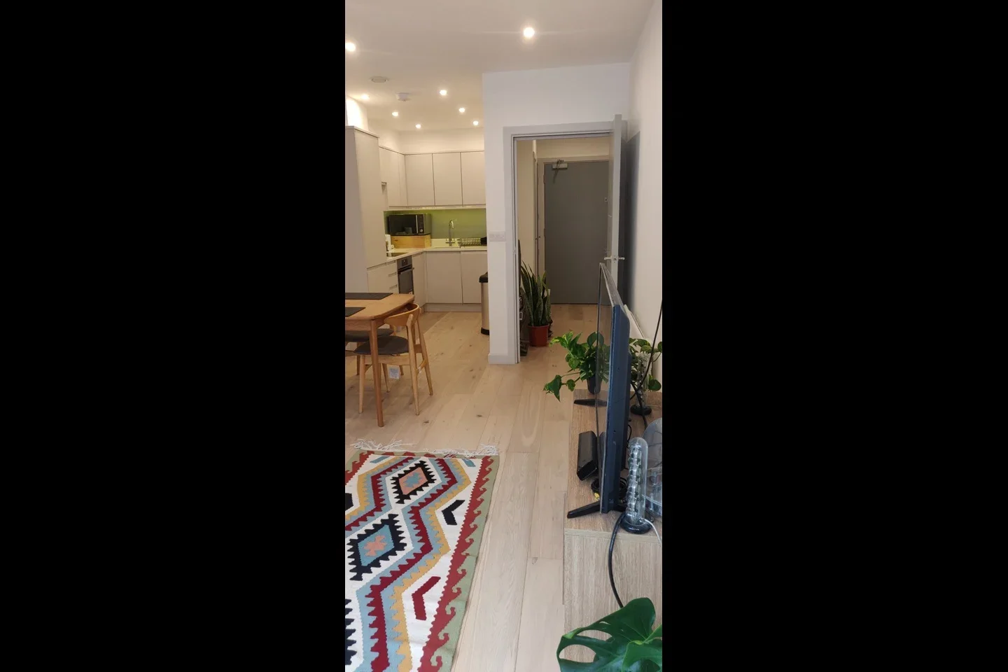 Flat Hoxton Street in Greater London