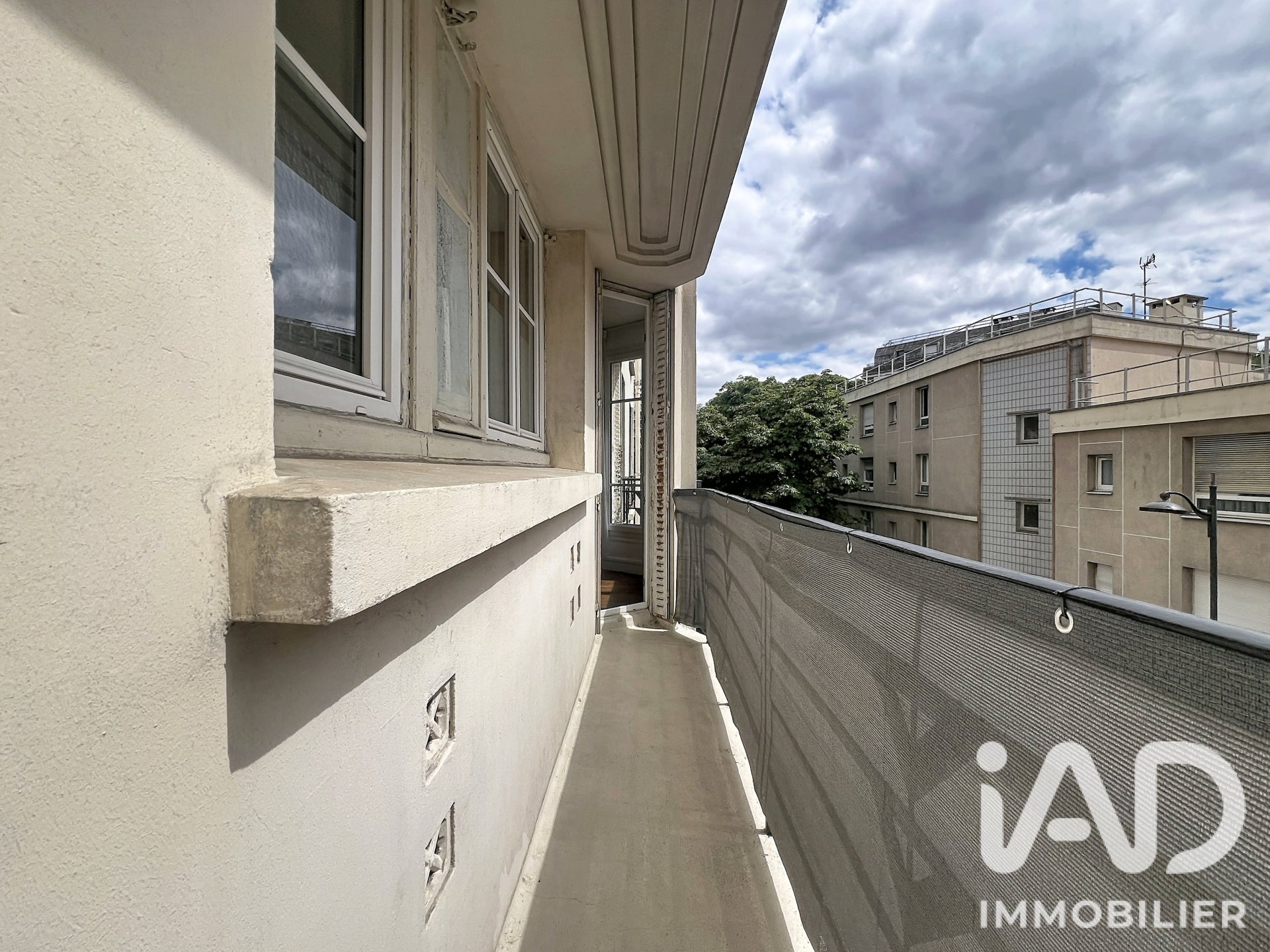 Flat Rue Paul Barruel in Paris