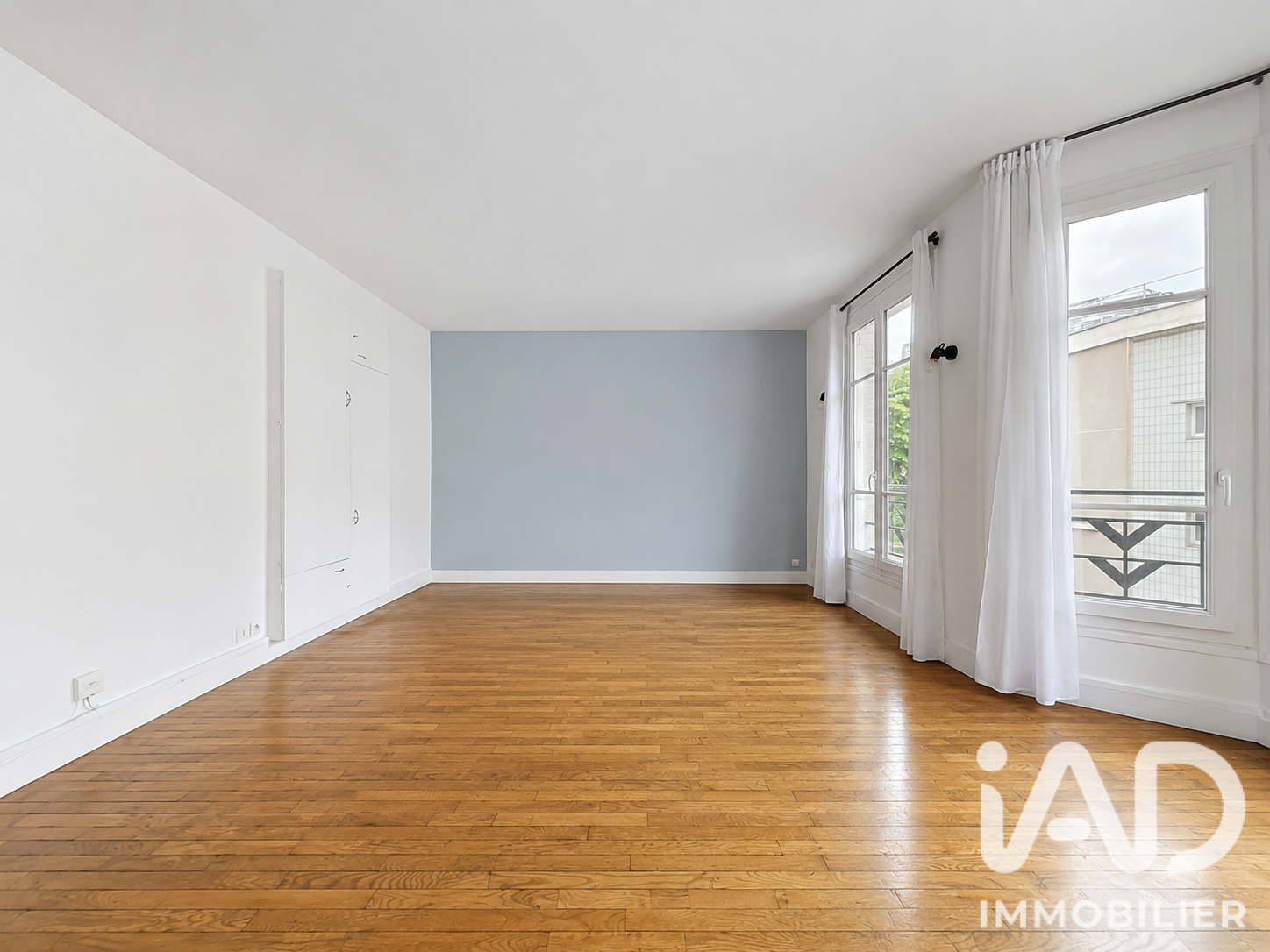 Flat Rue Paul Barruel in Paris