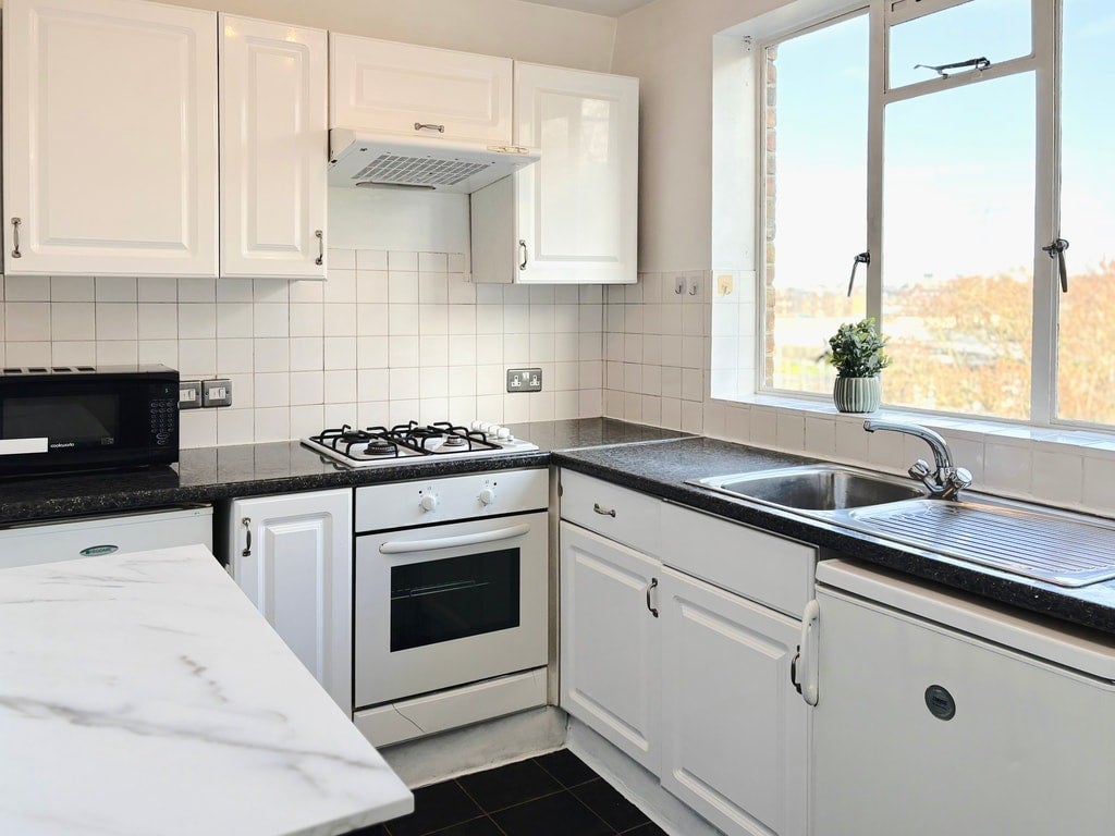 Flat Nevern Square in Greater London