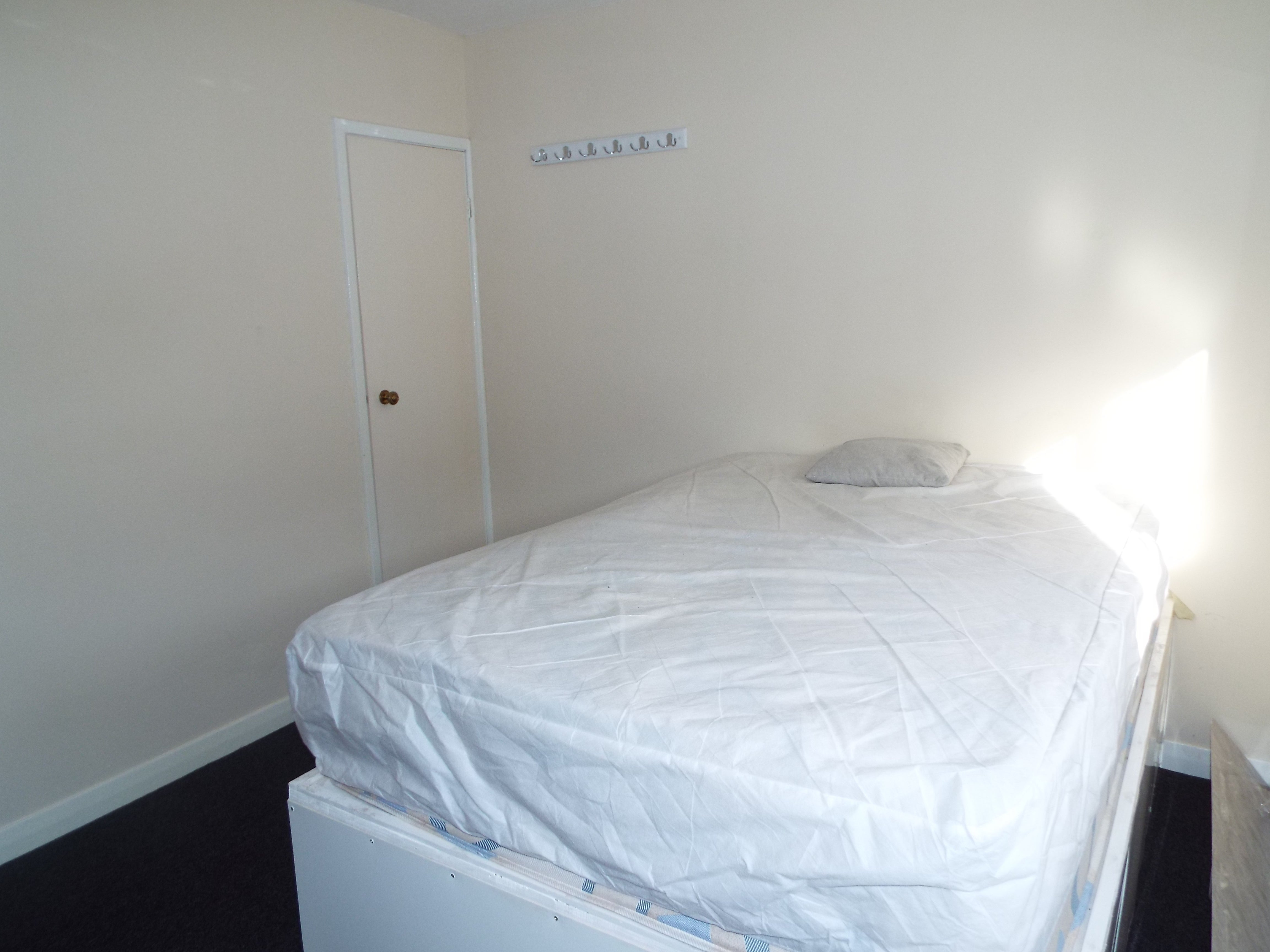 Room Cardy Close in Redditch