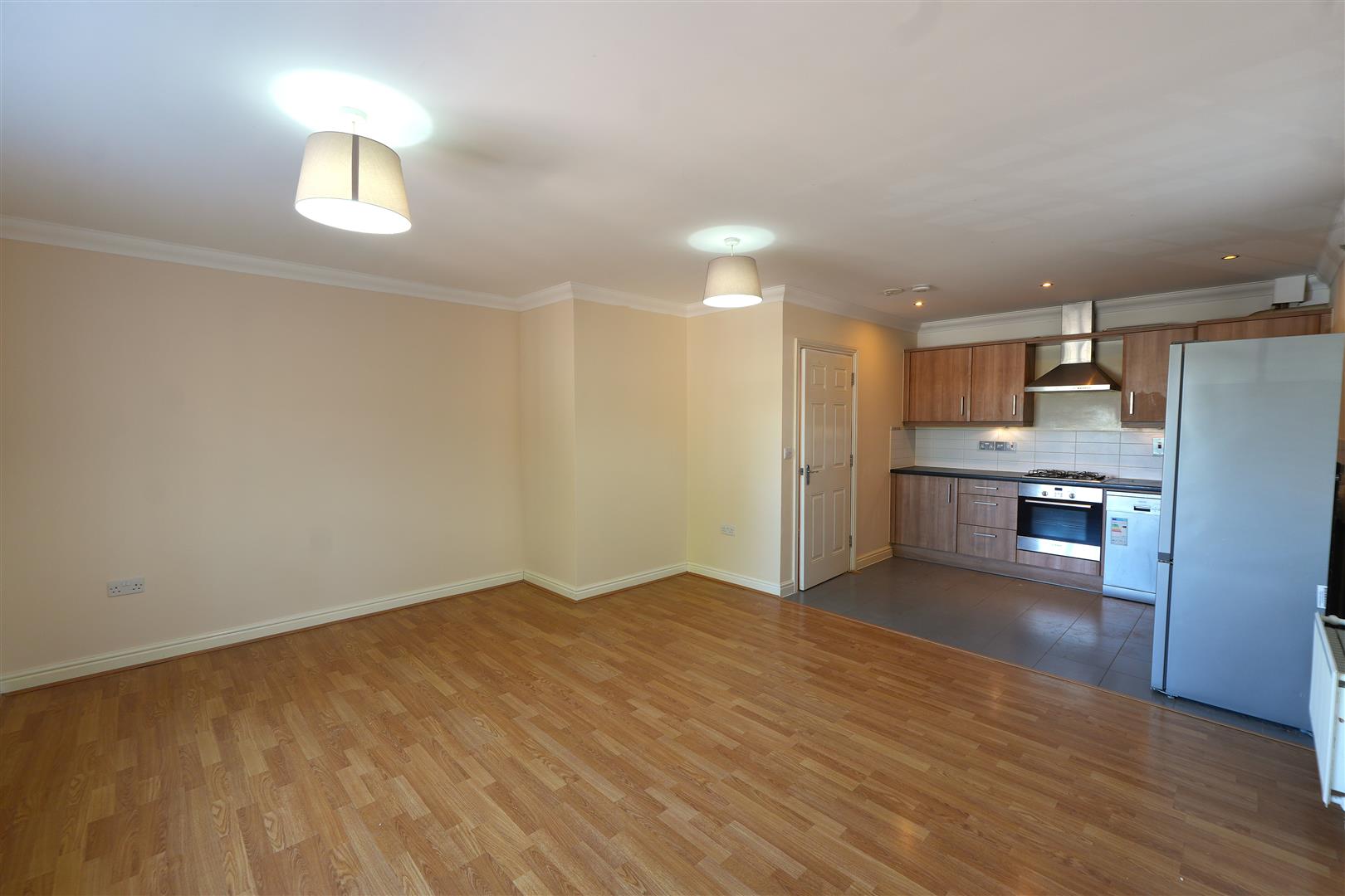 Flat Hayling Close in Slough