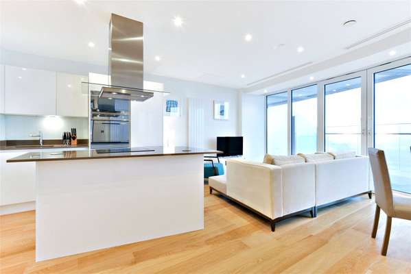 Flat Crossharbour Plaza in Greater London