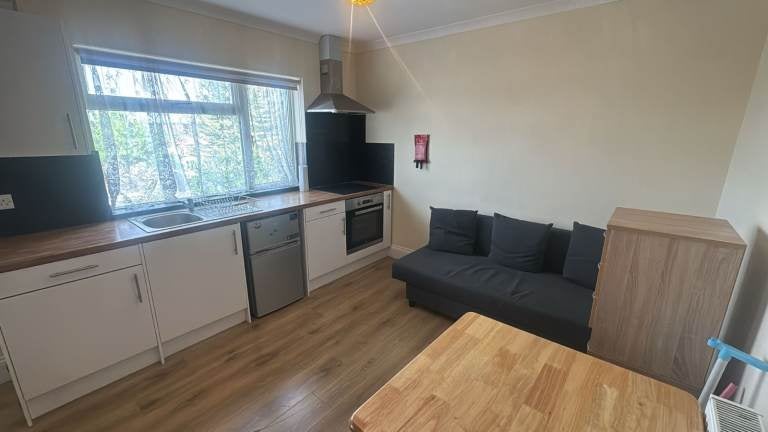 Flat Stag Lane in Greater London