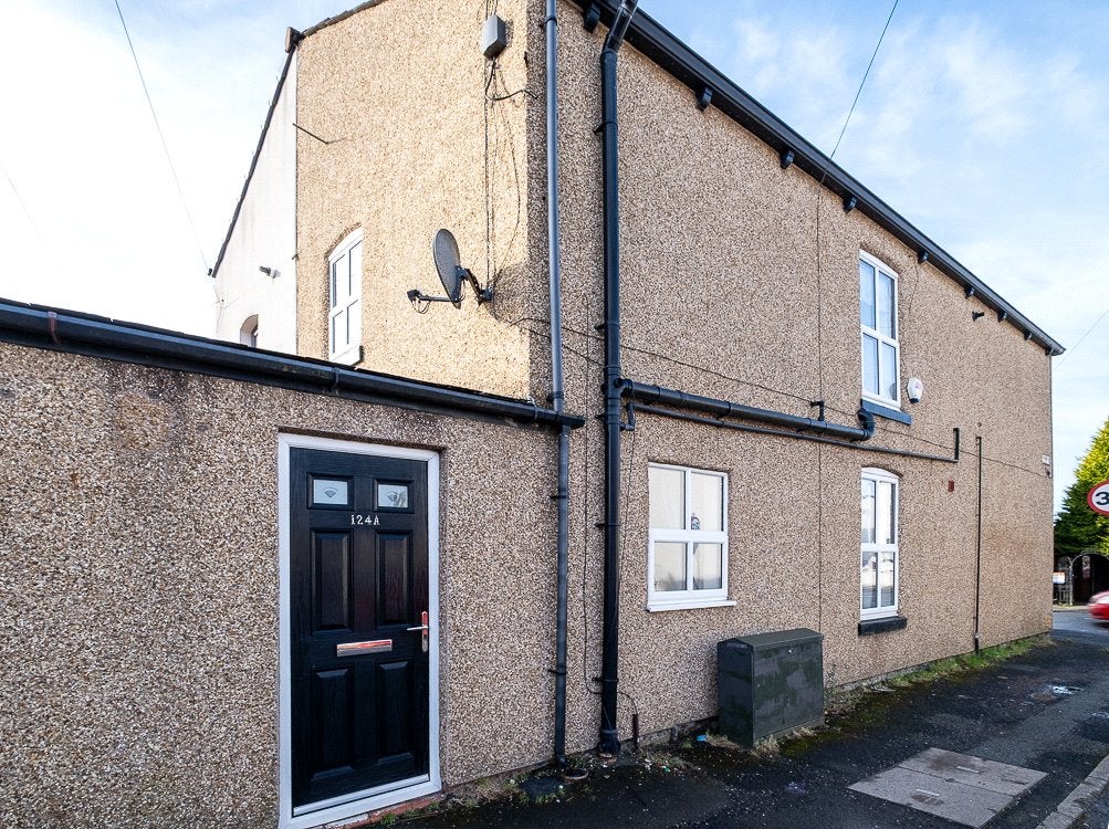 Flat Glebe Street in Westhoughton