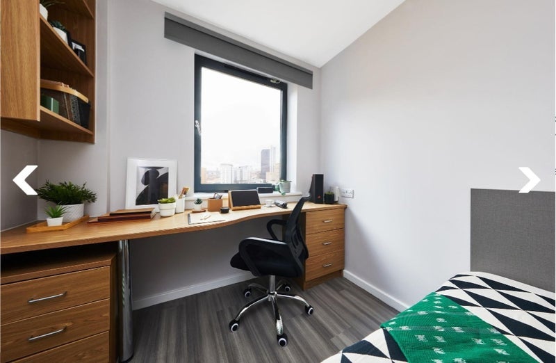 Room Jennens Road in Birmingham