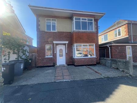 House Maple Road in Bournemouth