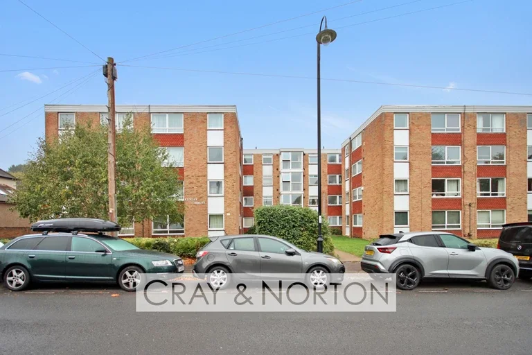 Flat Ashburton Road in London