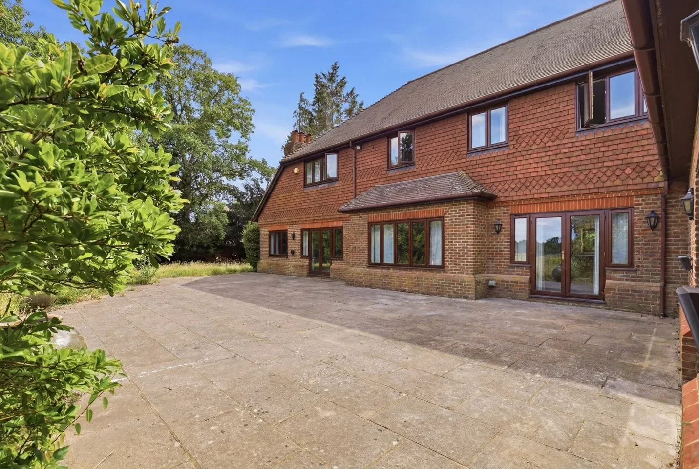 House Woodhill in Guildford