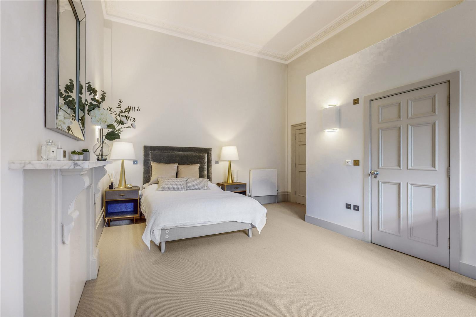 Flat Queen's Gate Terrace in Greater London