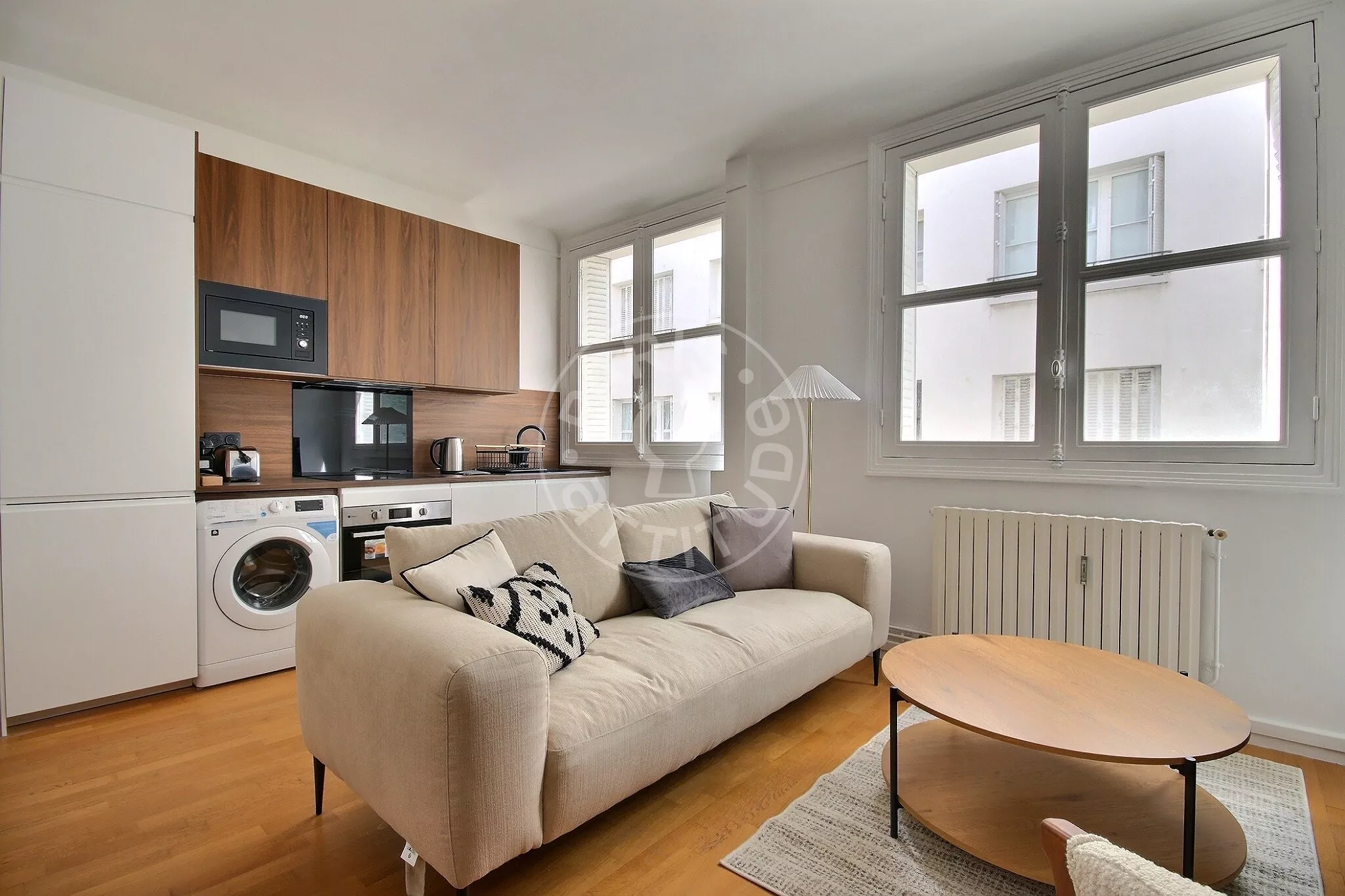 Flat Rue de Varenne in Paris