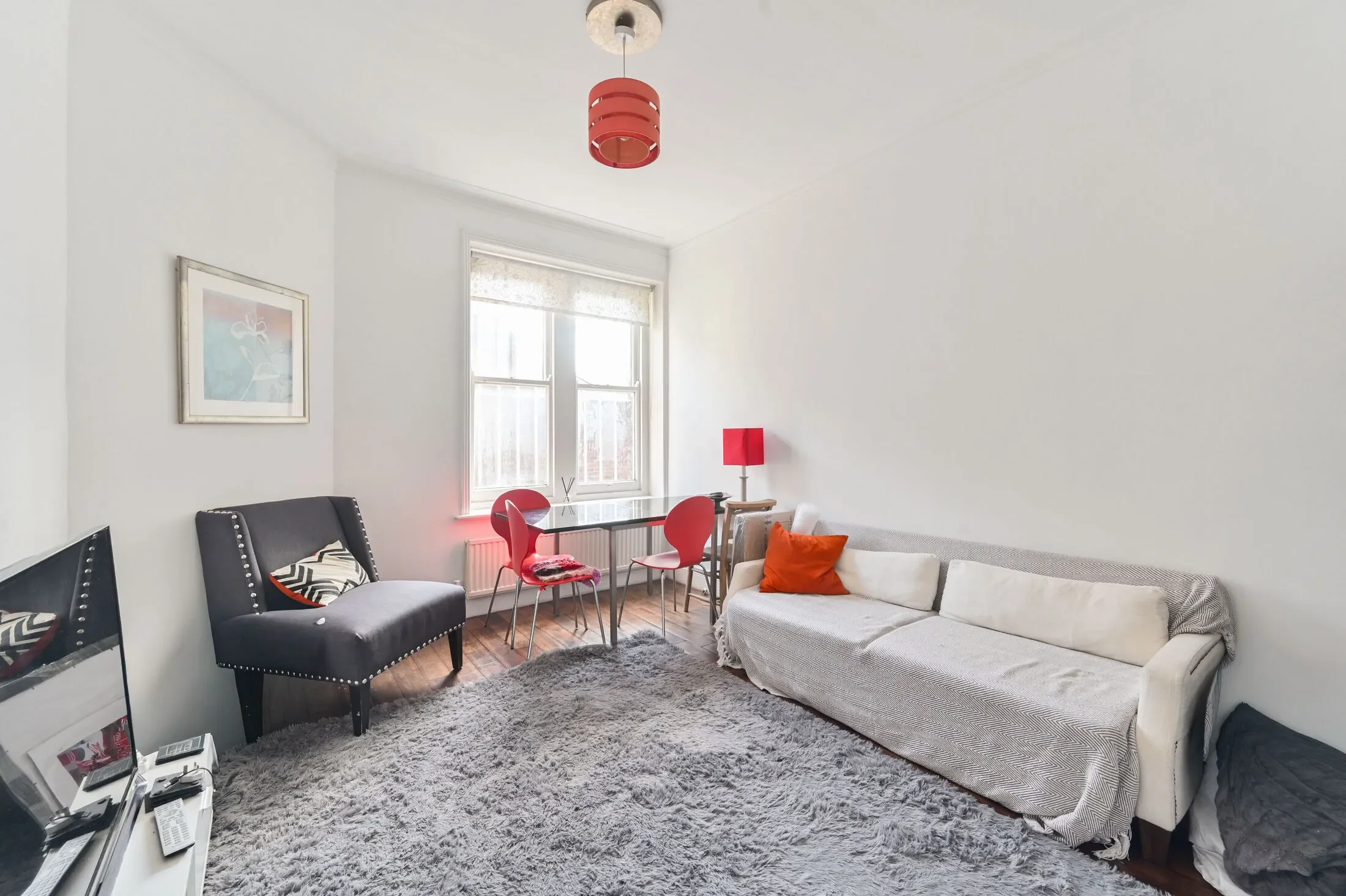 Flat Lurline Gardens in Greater London