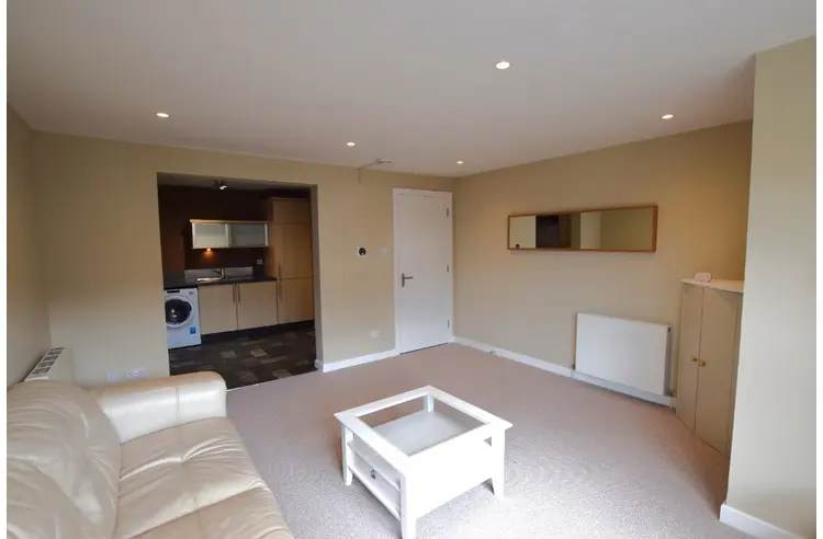 Flat Salamander Court in City of Edinburgh