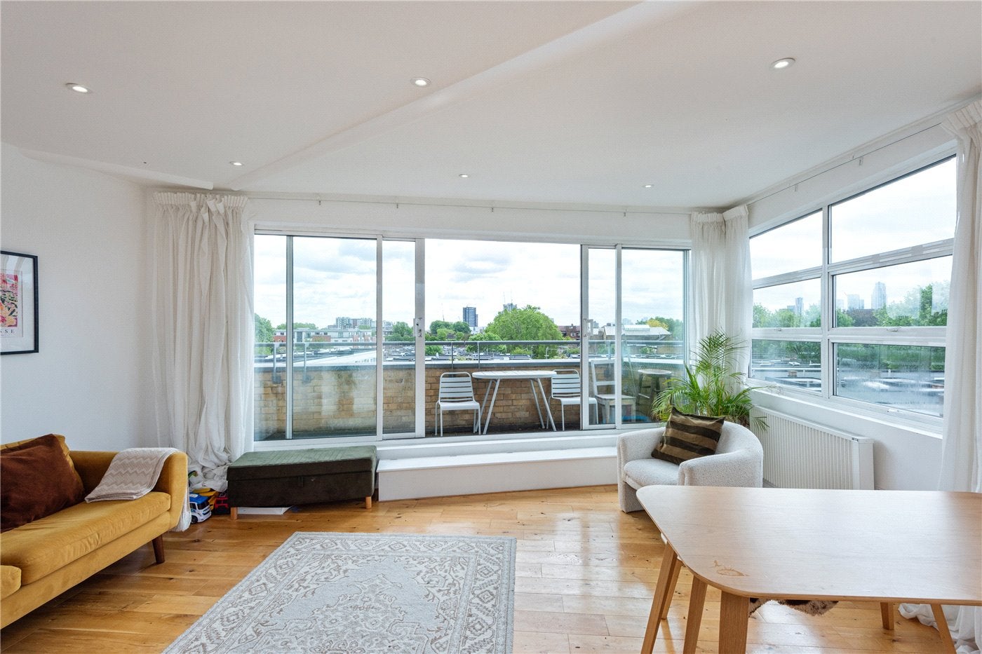 Flat Popham Street in Greater London