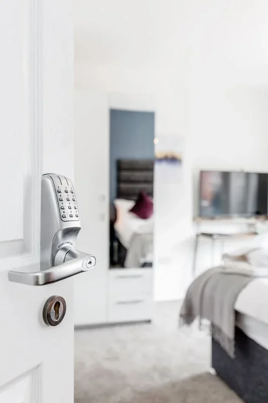 Room Westland Road in Watford