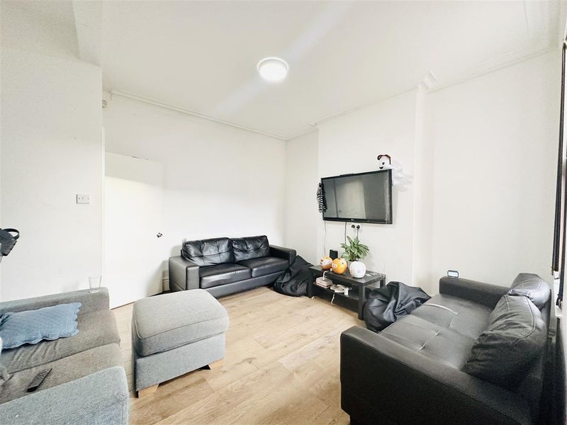 Room Lenton Boulevard in Nottingham