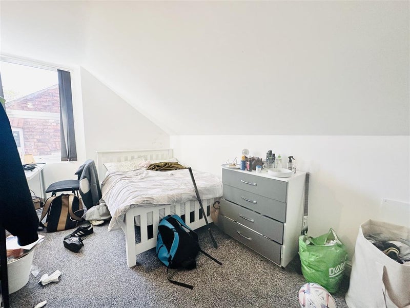 Room Lenton Boulevard in Nottingham