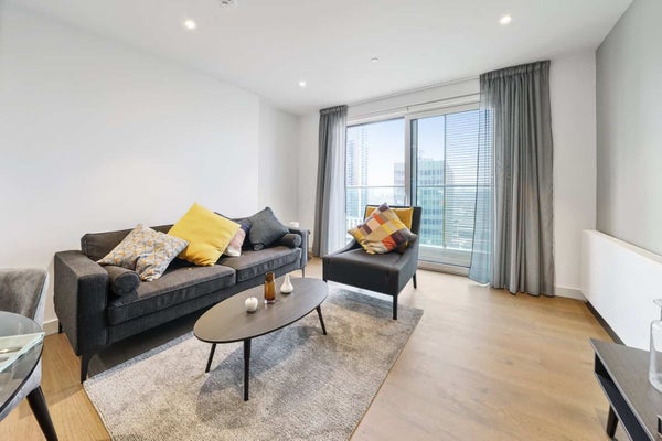 Flat New Kent Road in London