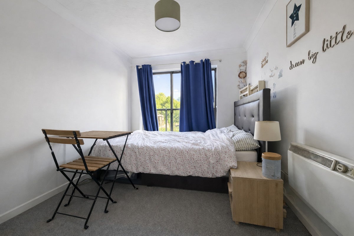 Flat Claremont Heights in Colchester