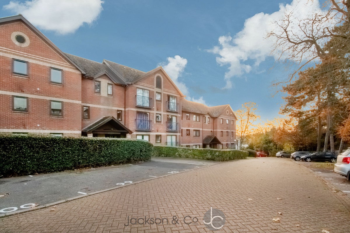 Flat Claremont Heights in Colchester