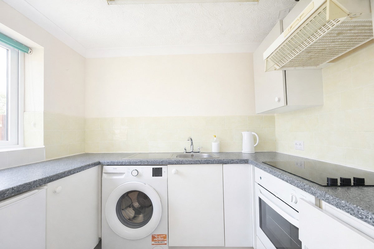 Flat Claremont Heights in Colchester