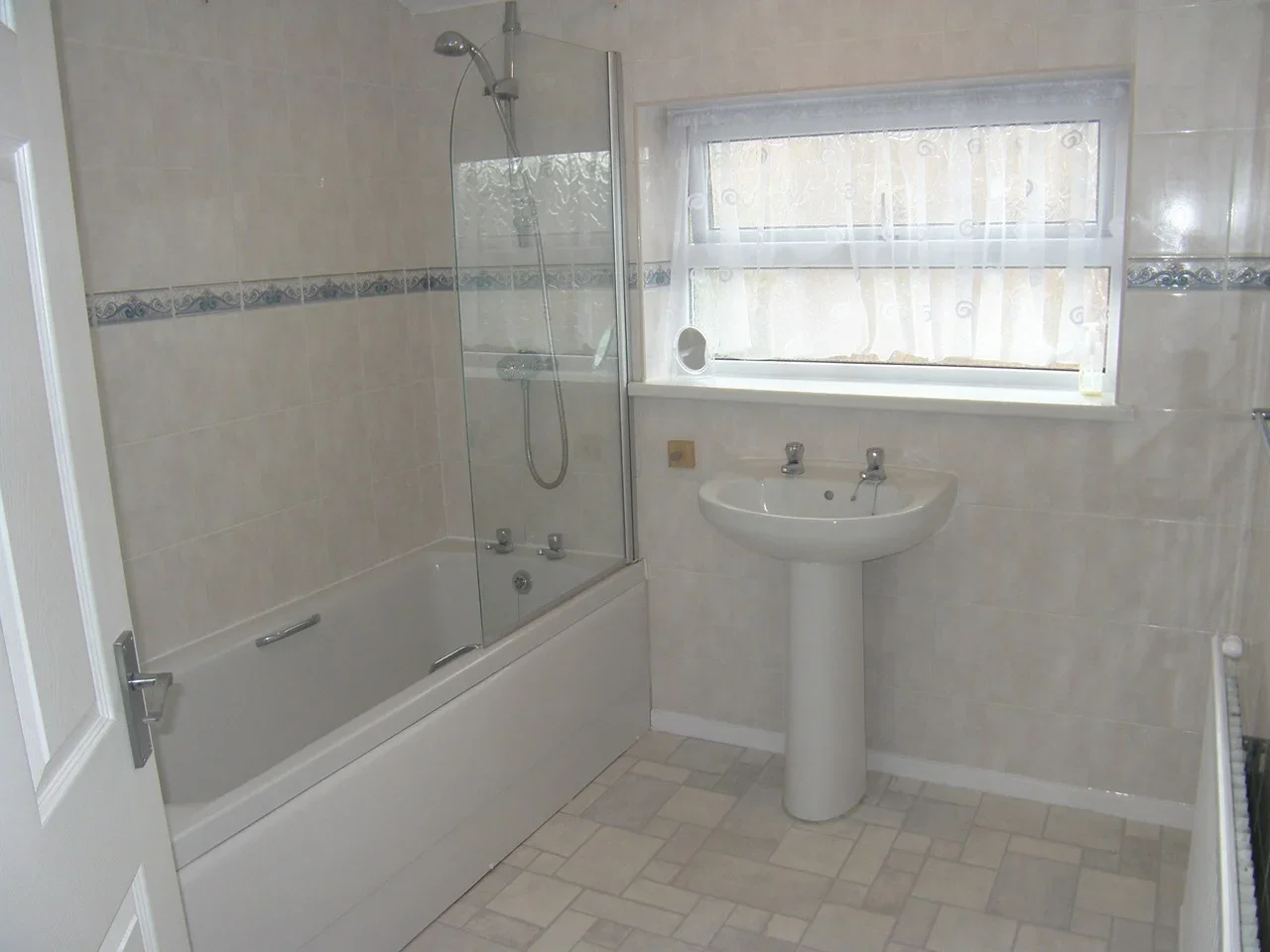 Flat Welham Drive in Rotherham