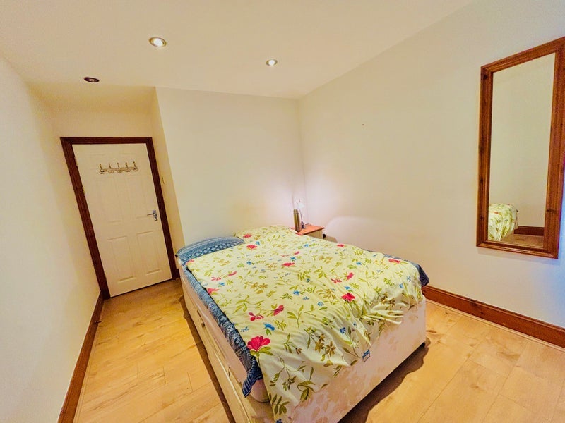 Room Brookdale Road in Greater London