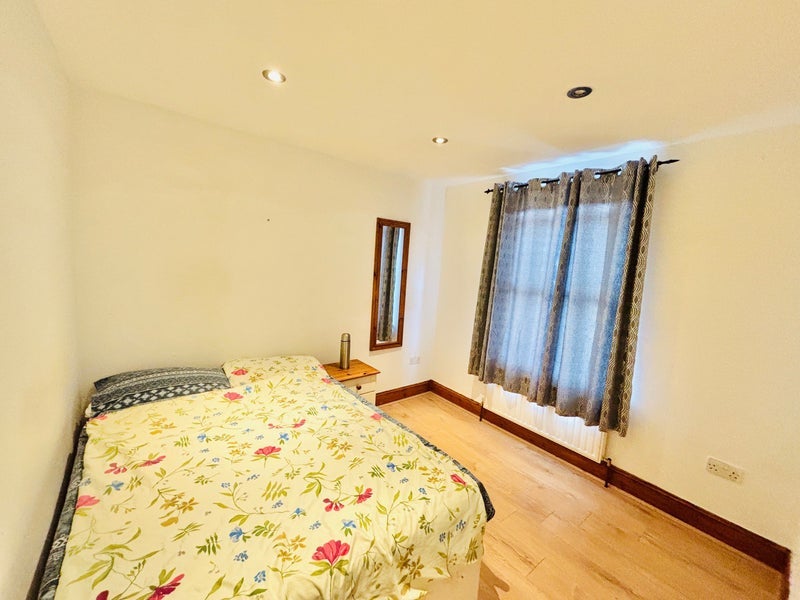 Room Brookdale Road in Greater London