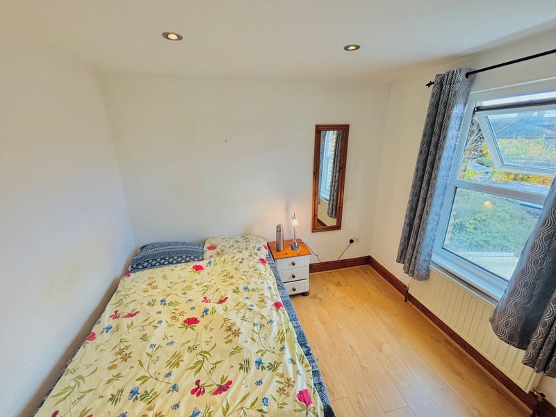 Room Brookdale Road in Greater London