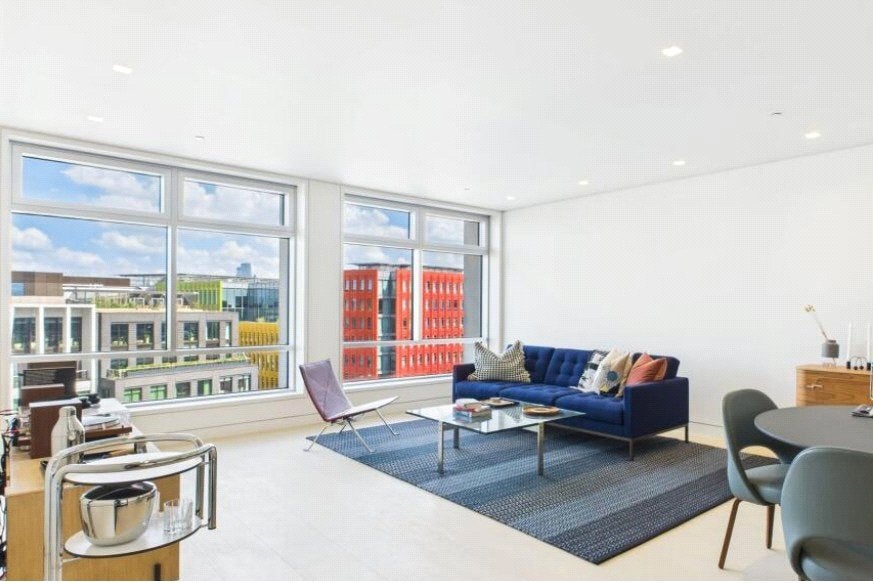 Flat St Giles Square in Greater London