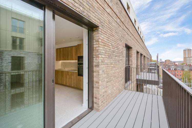 Flat Sidney Street in Greater London