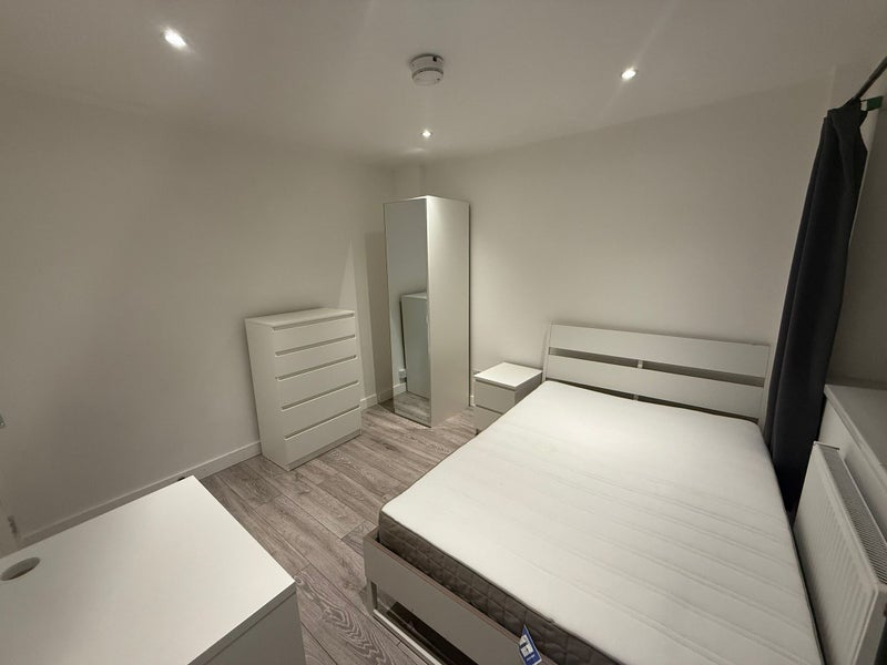 Room Fisherton Street in City of Westminster