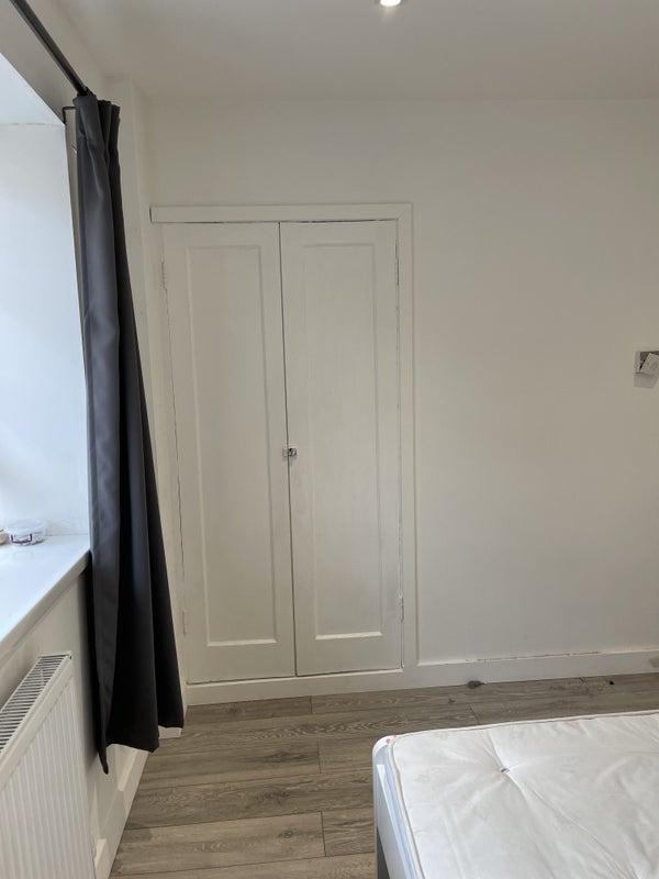 Room Fisherton Street in City of Westminster