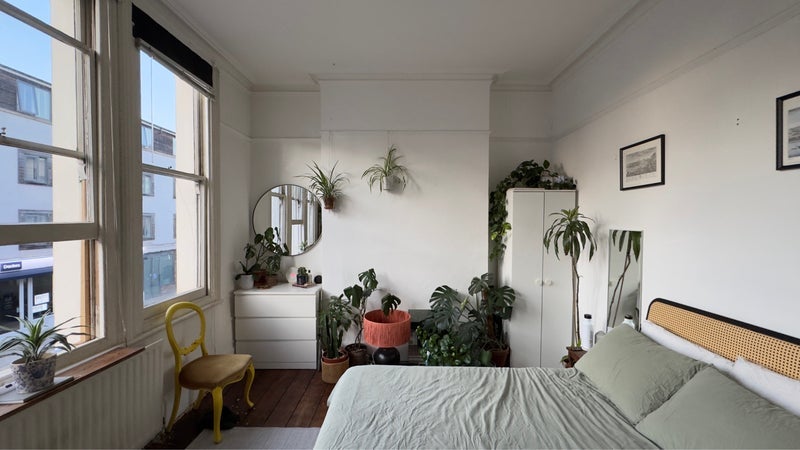 Room Graham Road in Greater London